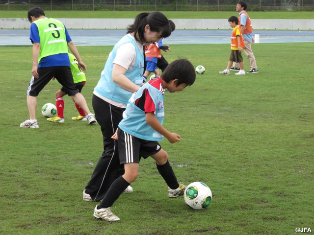 全日本少年サッカー　公式スポンサー　花王株式会社　「アタックNeo　ファミリーサッカー教室」 広島県大会で実施！