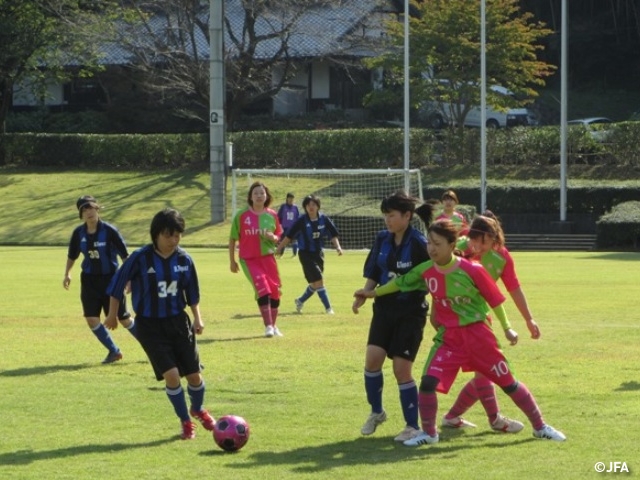 JFAレディースサッカーフェスティバル 群馬県藤岡市の藤岡市庚申山総合公園に、約260人が参加！