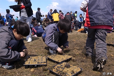 【復興支援】福島県相馬市にフットボールセンターがオープン