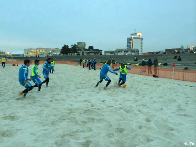 Beach Soccer Japan shortlisted squad training camp in Hyogo (21 Feb) 