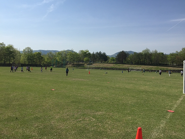 JFAキッズ（U-6/8/10）サッカーフェスティバル 福島県福島市のあづま総合運動公園補助陸上競技場に、262人が参加！