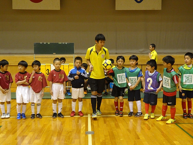 JFAキッズ（U-6/8/10）サッカーフェスティバル 福島県須賀川市の須賀川アリーナ体育館に、240人が参加！