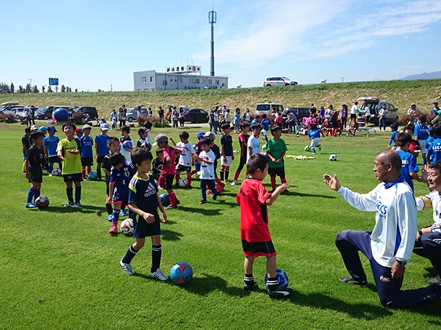 JFAキッズ（U-6/8/10）サッカーフェスティバル 長野県長野市の千曲川リバーフロントスポーツガーデンに、128人が参加！