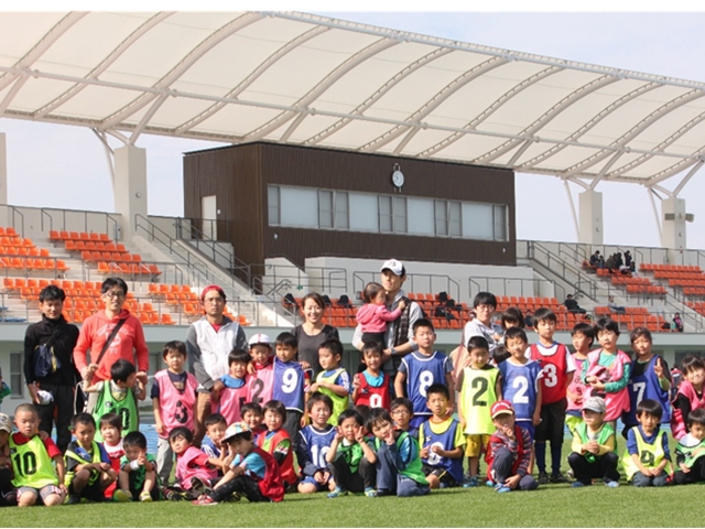 JFAキッズ（U-8）サッカーフェスティバル 長野県佐久市の佐久市総合運動公園陸上競技場に、152人が参加！