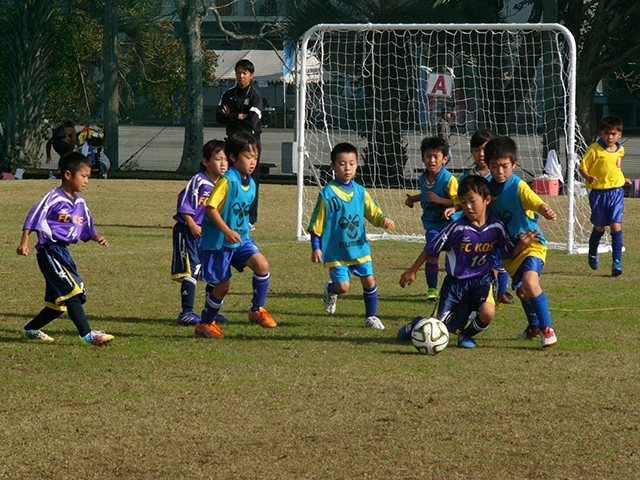 JFAキッズ（U-8）サッカーフェスティバル 佐賀県佐賀市の佐賀県総合運動場（補助競技場北）に、336人が参加！