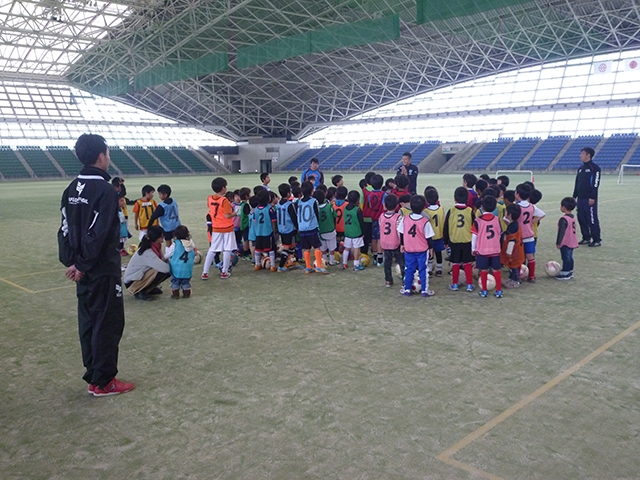 JFAキッズ（U-6/8）サッカーフェスティバル 三重県四日市市の四日市ドームに、154人が参加！