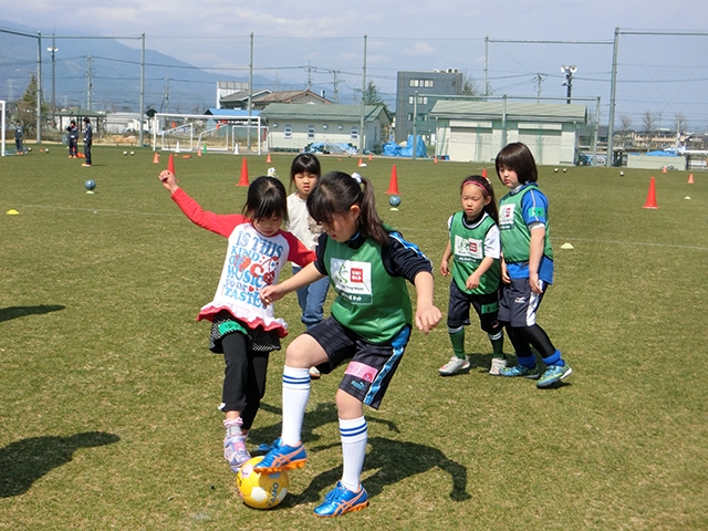 JFAレディース／ガールズサッカーフェスティバル 山梨県中巨摩郡の押原公園天然芝グランドに、291人が参加！