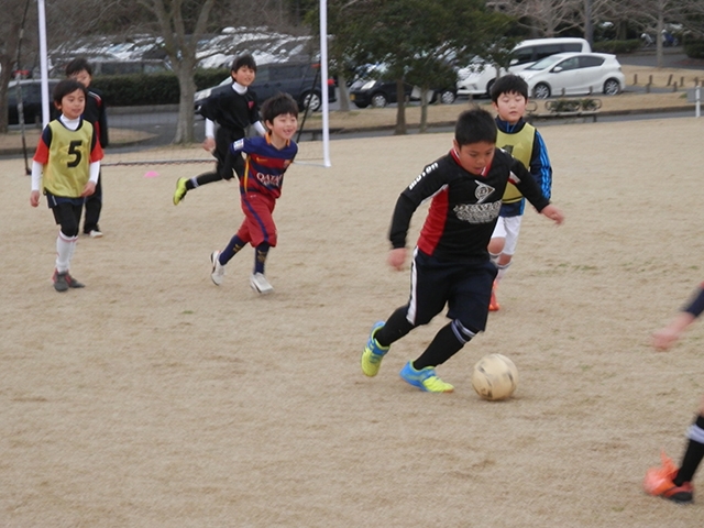 JFAキッズ（U-6/8/10）サッカーフェスティバル 福岡県行橋市の行橋総合公園芝生広場に、169人が参加！