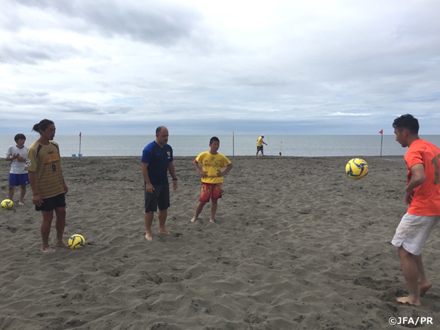 ビーチサッカー日本代表　マルセロ・メンデス監督によるクリニックを北海道で開催