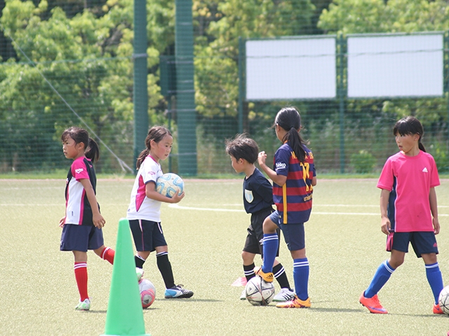 JFAレディース／ガールズサッカーフェスティバル 石川県金沢市の北陸大学フットボールパークに、60人が参加！