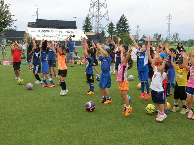 JFAレディース／ガールズサッカーフェスティバル 山梨県中巨摩郡の押原公園天然芝グランドに、122人が参加！