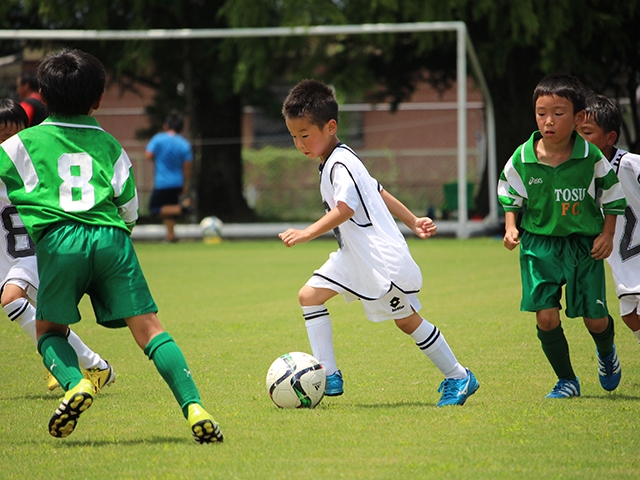 JFAキッズ（U-8/10）サッカーフェスティバル 佐賀県佐賀市の佐賀県総合運動場に、935人が参加！