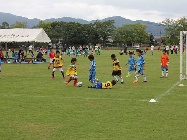 JFAファミリーフットサルフェスティバル 福井県鯖江市の丸山公園多目的広場に、297人が参加！