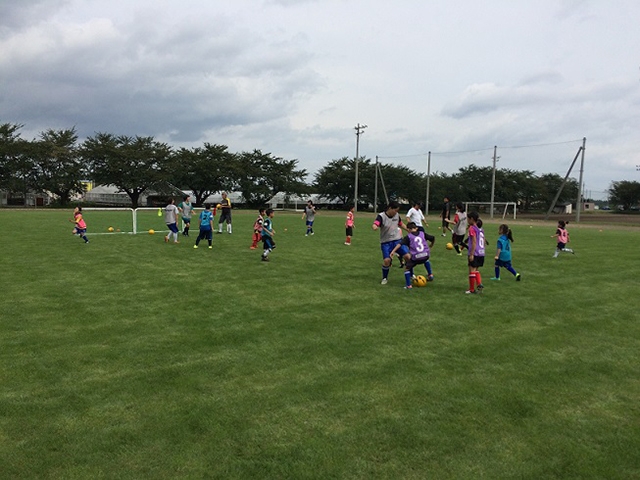 JFAキッズ（U-6/8/10）サッカーフェスティバル 青森県十和田市の三本木農業高等学校に、83人が参加！