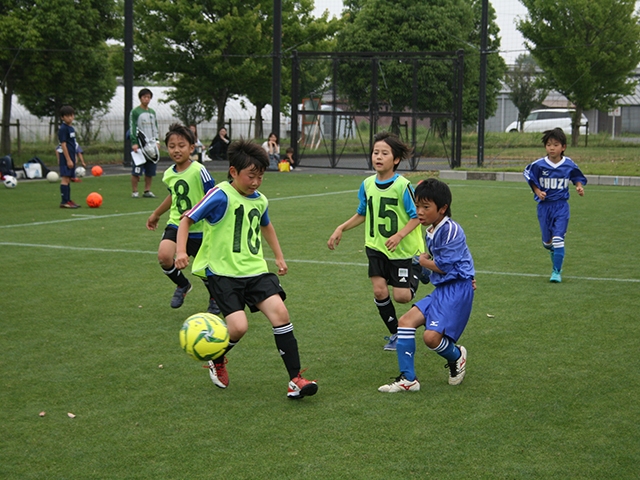 JFAキッズ（U-6/8/10）サッカーフェスティバル 滋賀県守山市の野洲川歴史公園サッカー場「ビッグレイク」に、518人が参加！