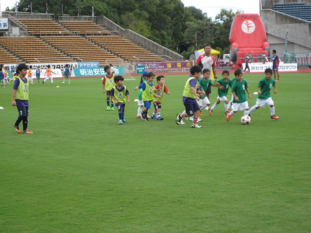 JFAフットボールデー 京都府京都市の西京極総合運動公園陸上競技場兼球技場、補助競技場、京都市市民スポーツ会館に、703人が参加！