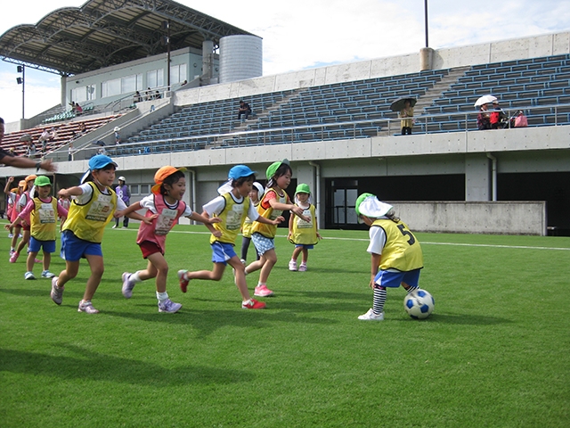 JFAレディース／ガールズサッカーフェスティバル 島根県益田市の島根県立サッカー場に、180人が参加！