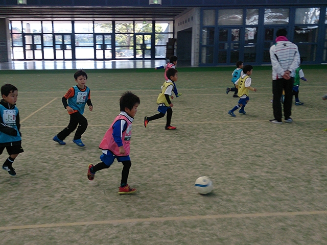 JFAキッズ（U-6/8）サッカーフェスティバル 三重県四日市市の四日市ドーム屋内グラウンドに、139人が参加！