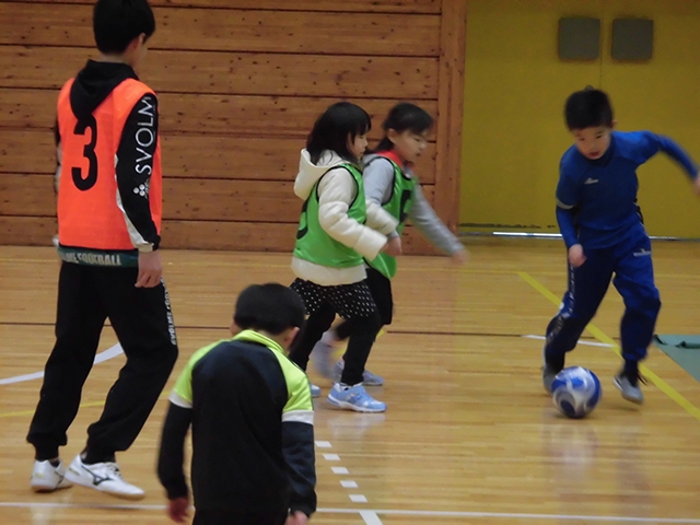 JFAファミリーフットサルフェスティバル 岩手県遠野市の遠野中学校体育館に、206人が参加！