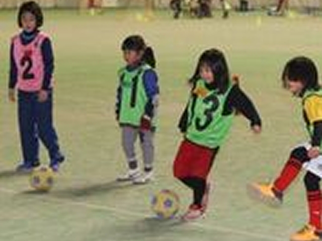 JFAキッズ（U-6/8/10）サッカーフェスティバル 長野県松本市のやまびこドームに、113人が参加！