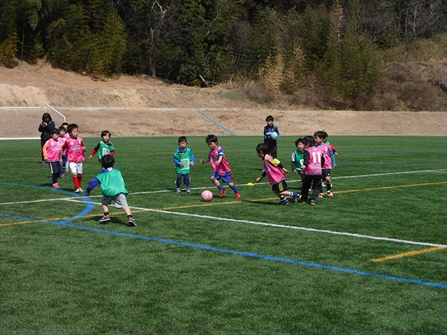 JFAキッズ（U-6）サッカーフェスティバル 香川県高松市の東部運動公園に、535人が参加！