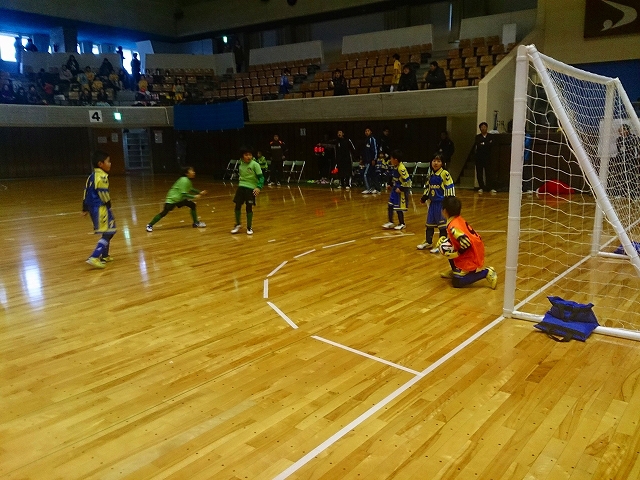 JFAキッズ（U-8/10）サッカーフェスティバル 秋田県秋田市の秋田県立体育館に、434人が参加！