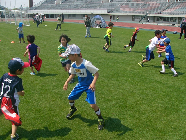 JFAキッズ（U-6/8）サッカーフェスティバル 佐賀県佐賀市の佐賀総合運動場に、345人が参加！