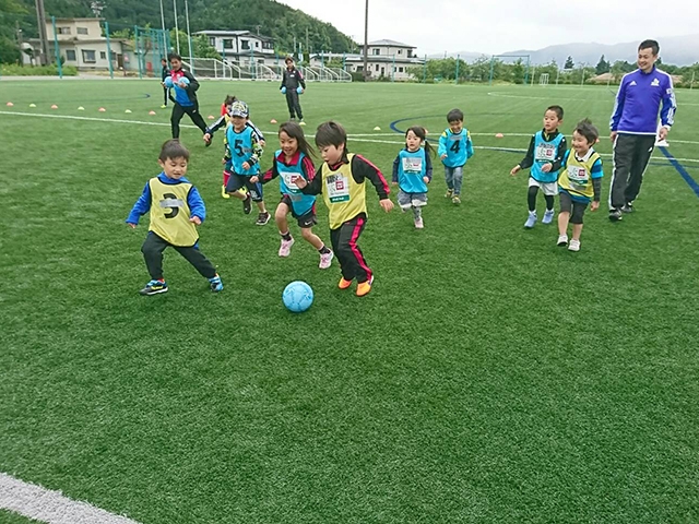 JFAキッズ（U-6/8）サッカーフェスティバル 山形県白鷹町の白鷹町東陽の里Gに、186人が参加！