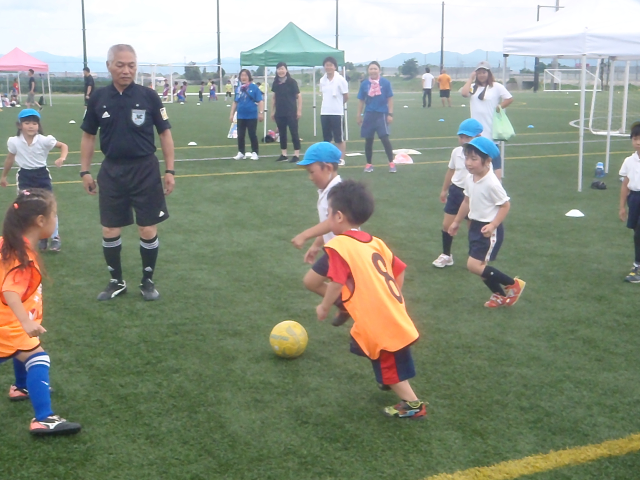 JFAキッズ（U-6/8/10）サッカーフェスティバル 山形県米沢市の米沢市営人工芝サッカーフィールドに245人が参加！