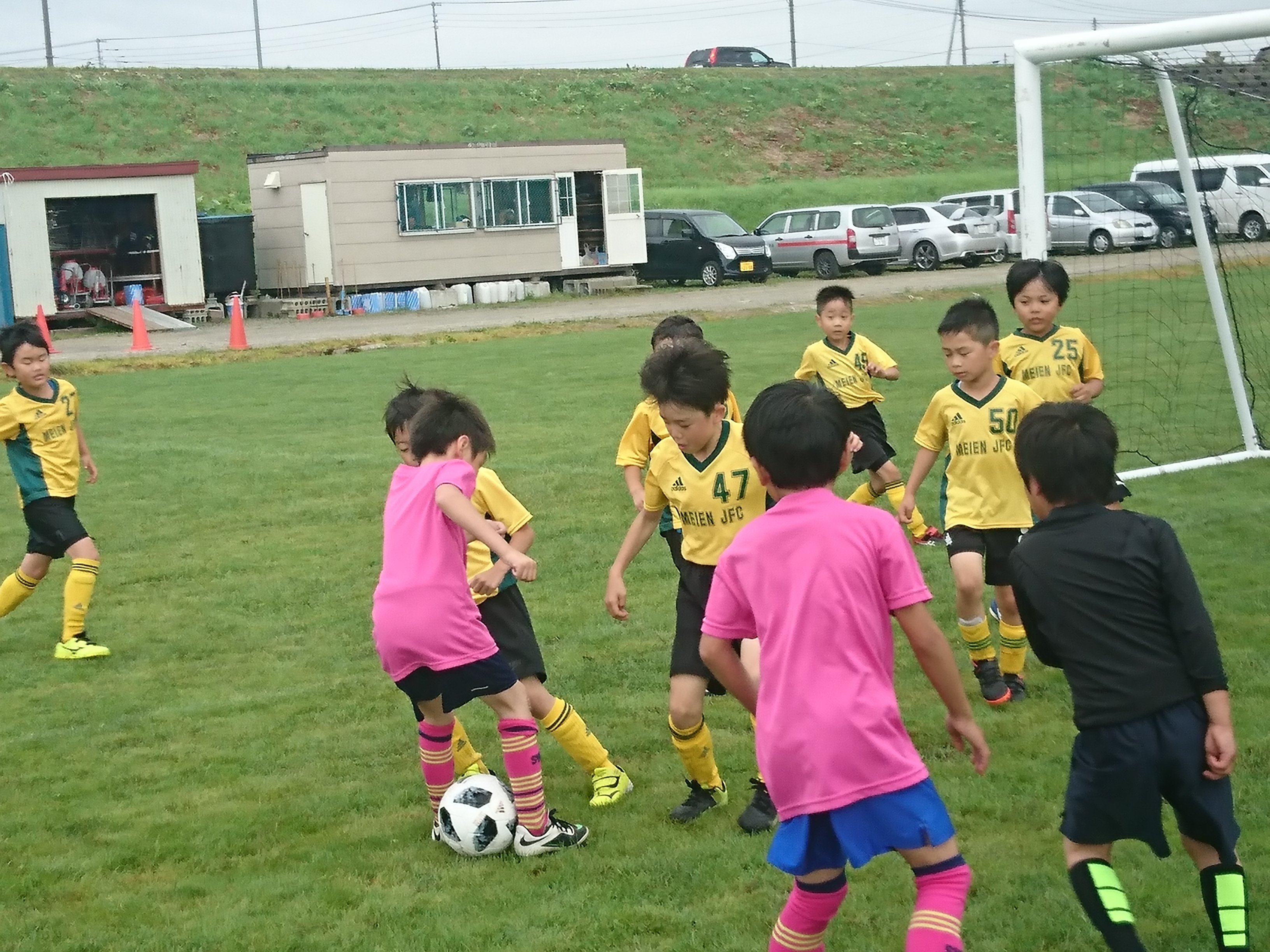 JFAキッズ（U-6/8）サッカーフェスティバル 北海道滝川市の空知川サッカー場に94人が参加！