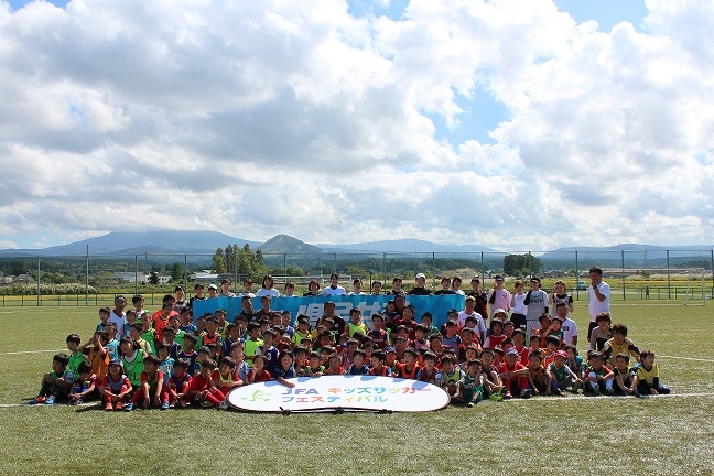 JFAキッズ（U-6/8/10）サッカーフェスティバル 青森県青森市の青森中央短期大学に121人が参加！