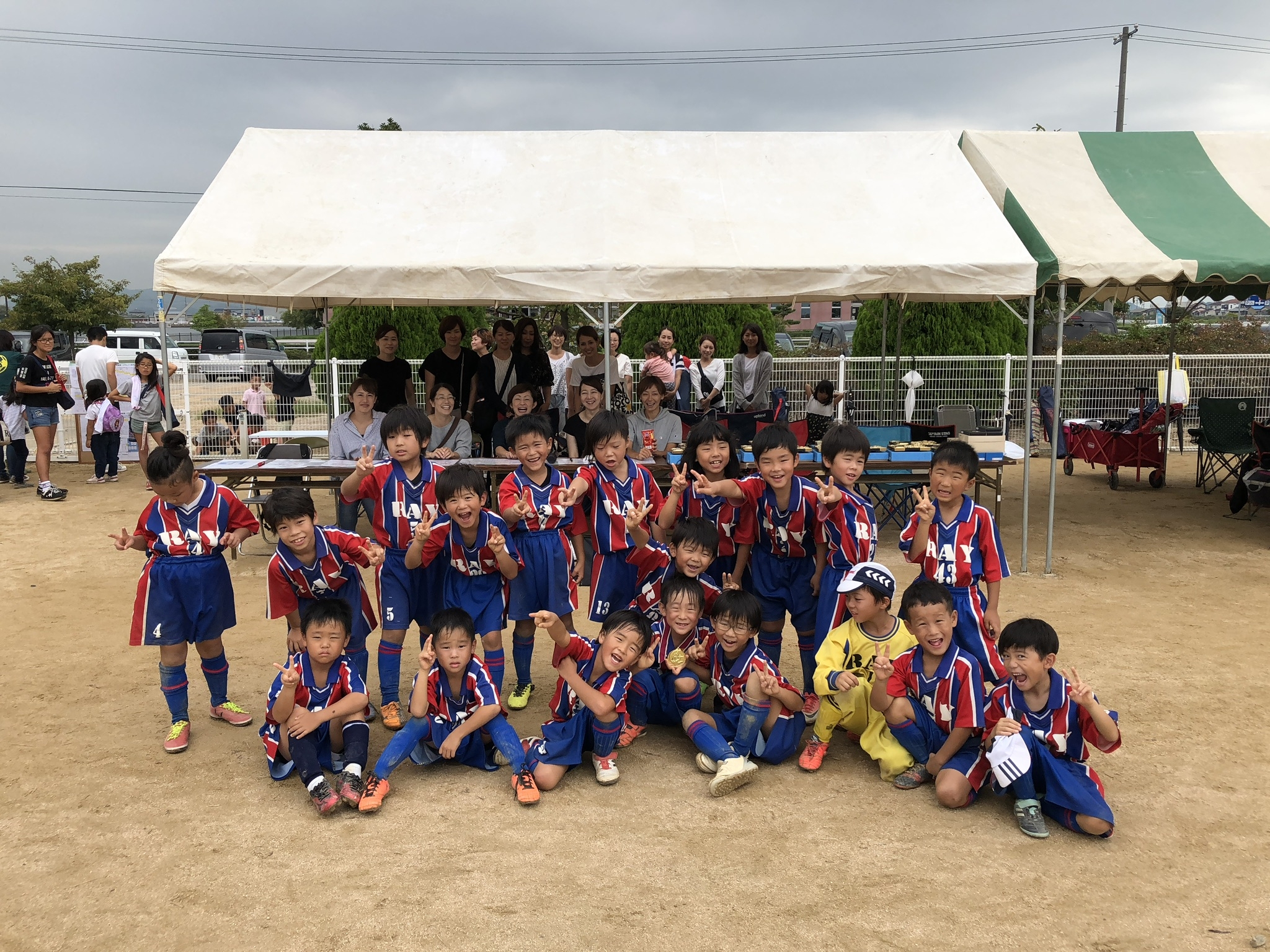 JFAキッズ（U-6/8）サッカーフェスティバル 岡山市東区の岡山市六番川多目的広場に300人が参加！