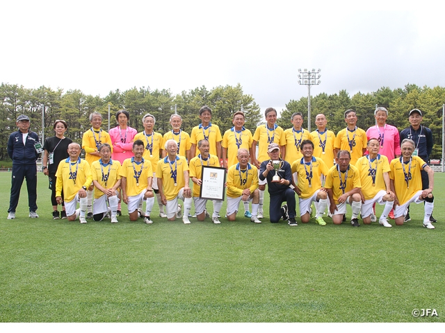 FC CEROが歓喜の初優勝　JFA 第20回全日本O-70サッカー大会