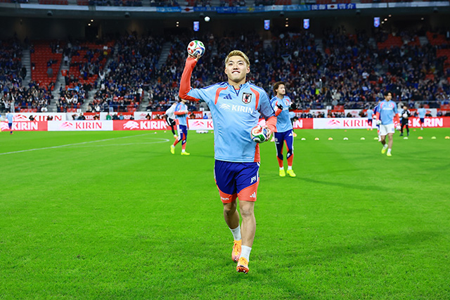 選手サイン入りボールプレゼント