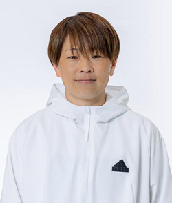 宮間　あや