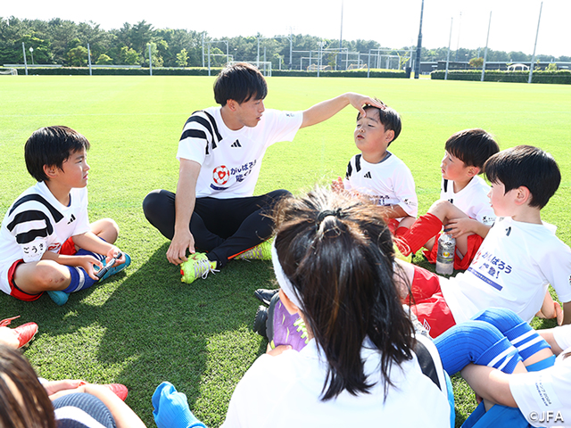 イベントの最後には選手への質問タイムも。和気あいあいとした雰囲気の中でたくさんの笑顔が見られた（写真は相馬選手）