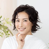 いしぐろ ゆみこ